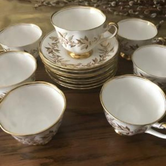 ROYAL CHELSEA ALMOND WILLOW TEACUP & SAUCER - EXC - Picture 8 of 8